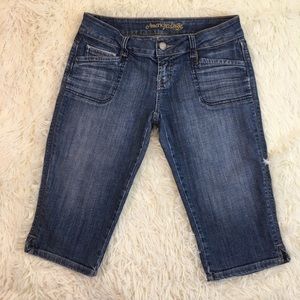 American Eagle Capri Jeans.